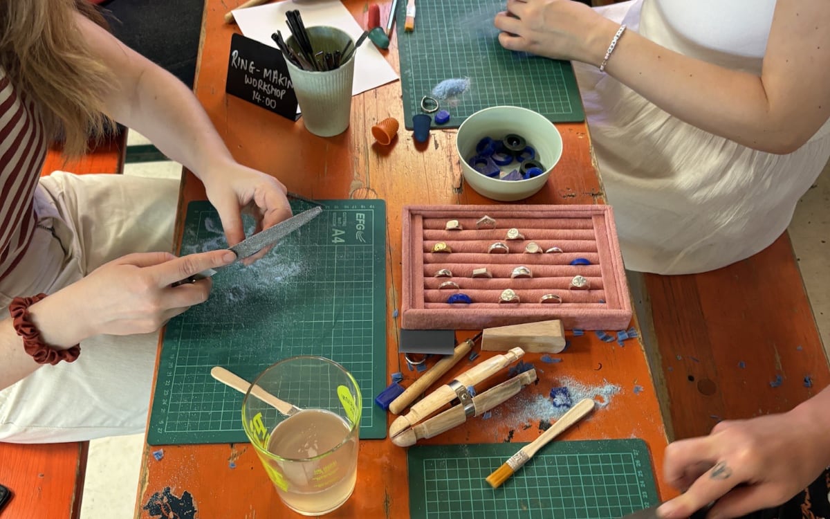 Alice Ashton jewellery class